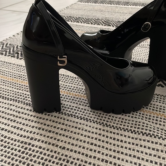BLACK PUMPS WITH ANKLE BRACELET - Picture 6 of 6